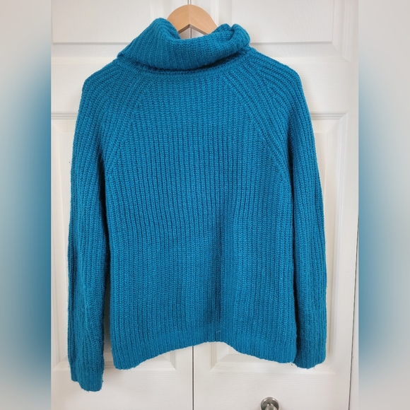 Gap Cowl Neck Sweater - Picture 2 of 4